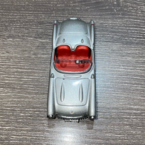 NEW RAY 1967 Chevy Corvette Silver Red Convertible Diecast Model Car 1/43 Scale - Picture 8 of 9